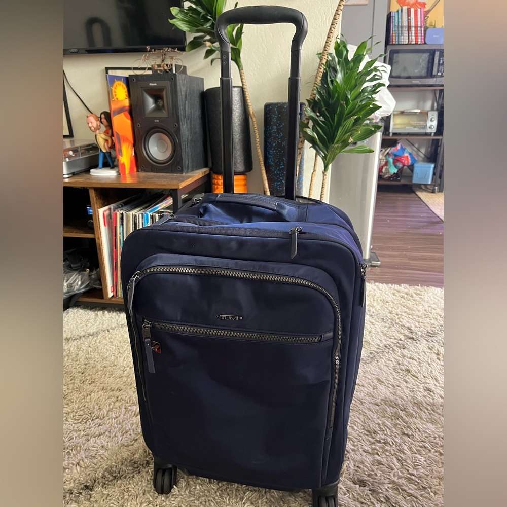 TUMI - Voyageur Tres Léger International Carry-On Luggage
